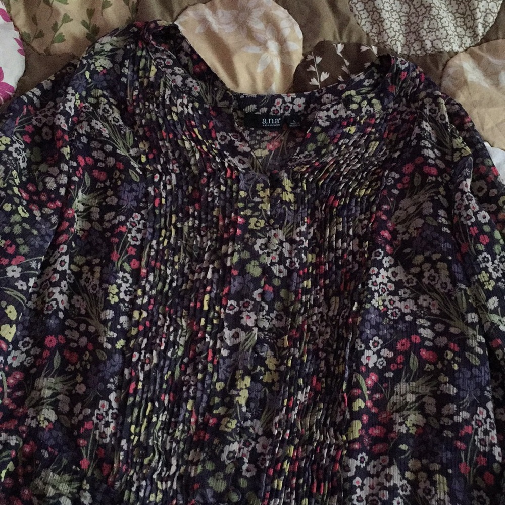 ribbed shirt with small flowered pattern